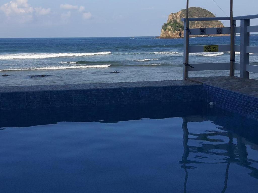 Aura Marina Sands Beach Resort Baler Dış mekan fotoğraf