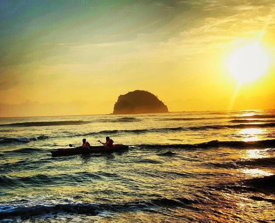 Aura Marina Sands Beach Resort Baler Dış mekan fotoğraf